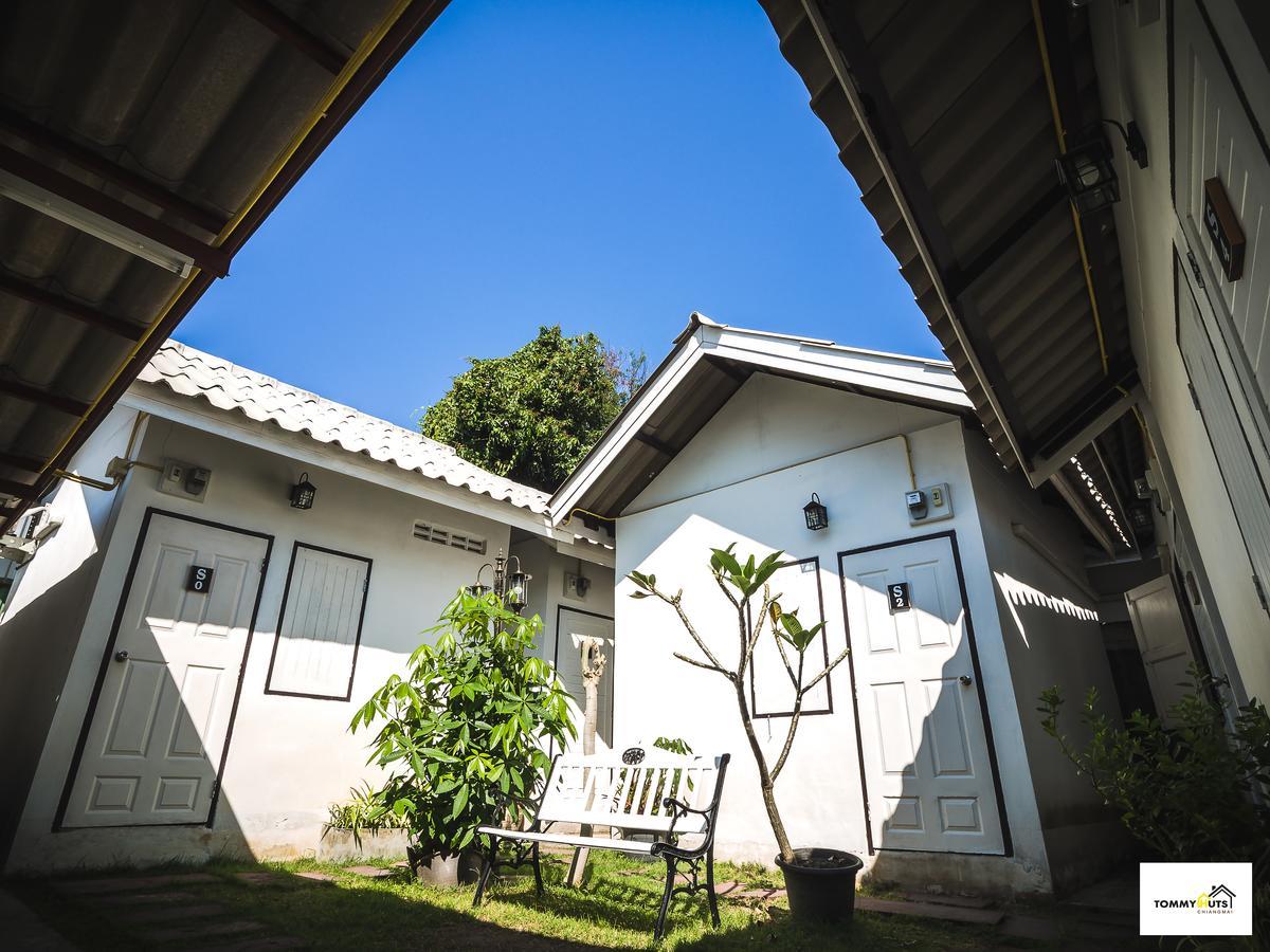 Tommy Huts Hotel Chiang Mai Buitenkant foto