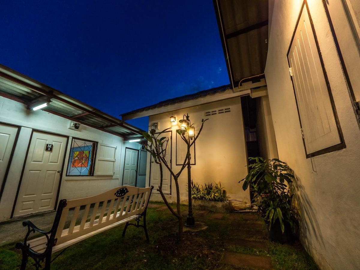 Tommy Huts Hotel Chiang Mai Buitenkant foto
