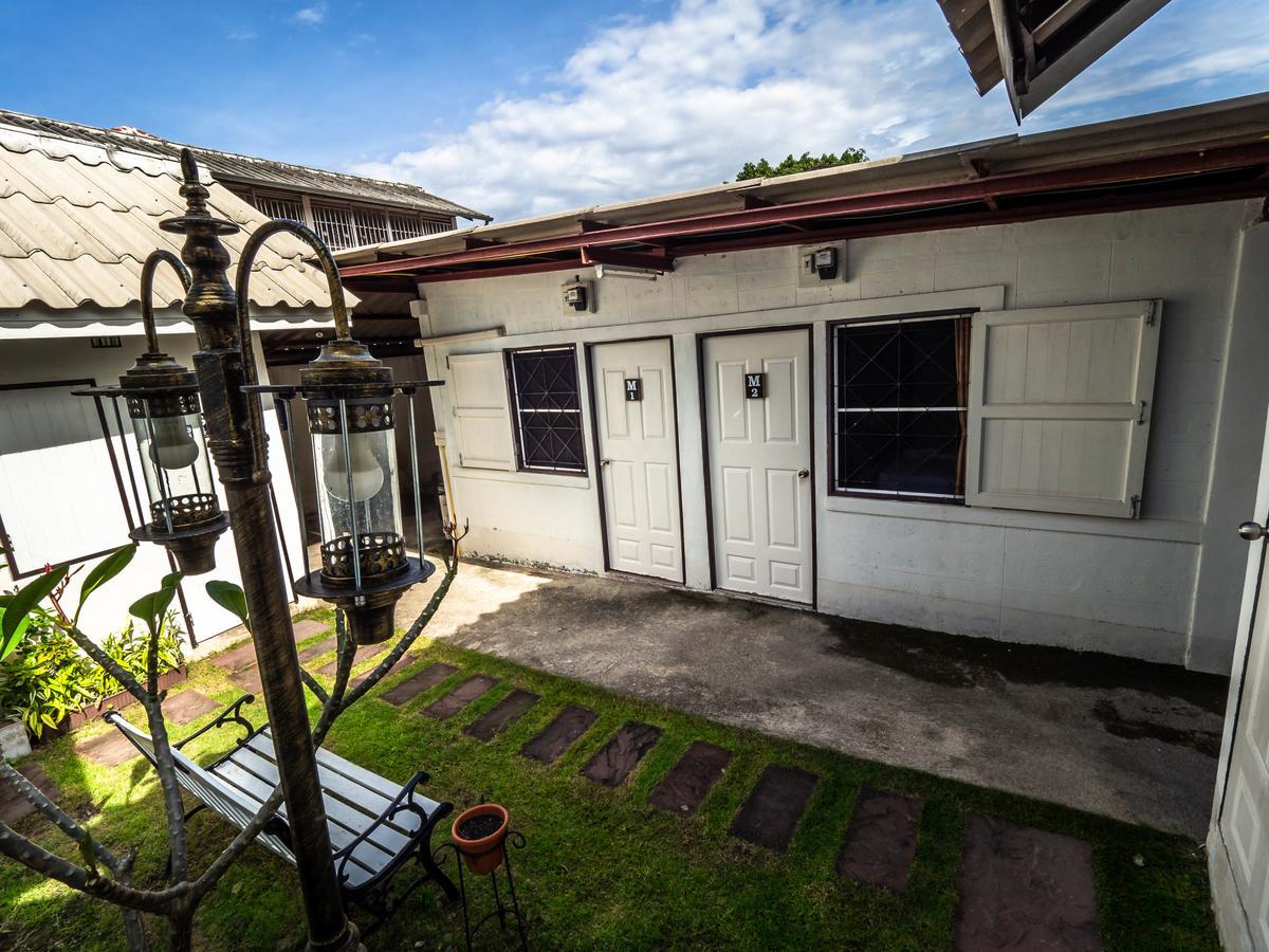 Tommy Huts Hotel Chiang Mai Buitenkant foto